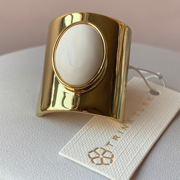 TRINA TURK Gold Tone And  White Agate/Onyx Ring - Picture 2 of 10